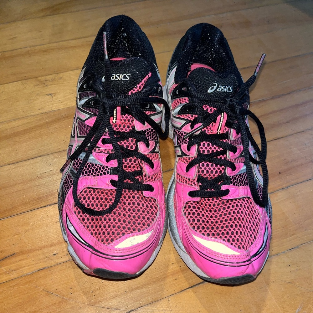 Pink/black sports sneaker size 8 1/2 - Basket de sport rose/noire taille 8 1/2